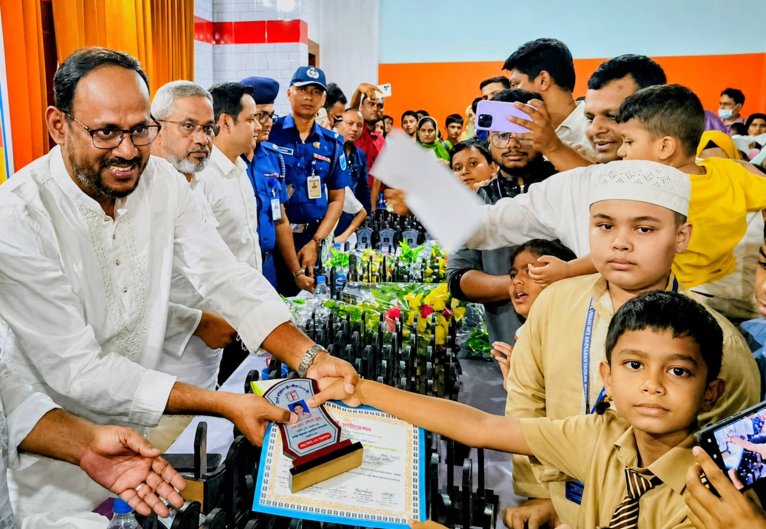 টাঙ্গাইলে শিশু পার্ক করে দেয়ার প্রতিশ্রুতি দিলেন প্রতিমন্ত্রী টুকু