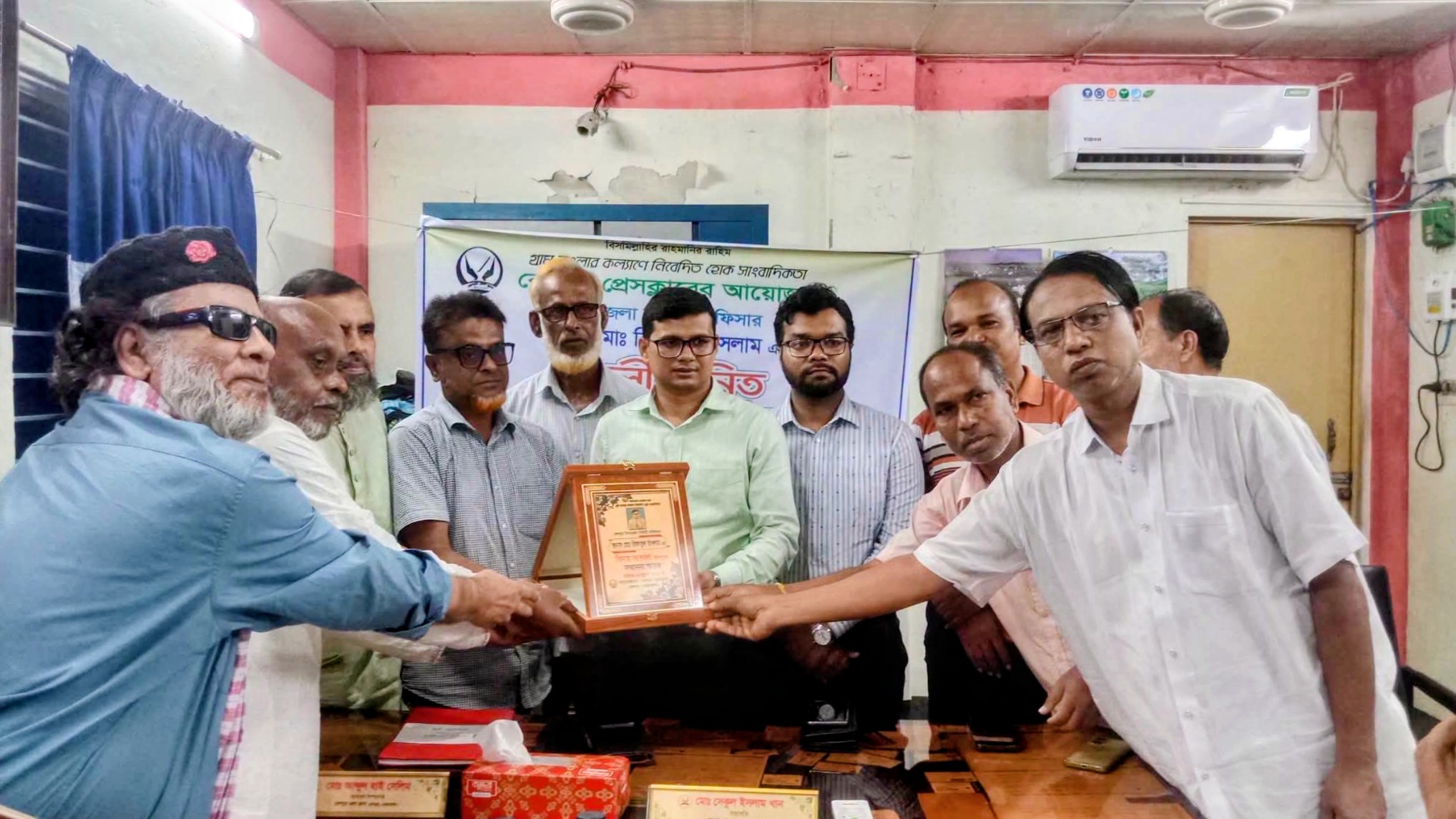 কেন্দুয়া প্রেসক্লাব কতৃক বিদায়ী সংবর্ধনা পেলেন ইউএনও রিফাতুল ইসলাম