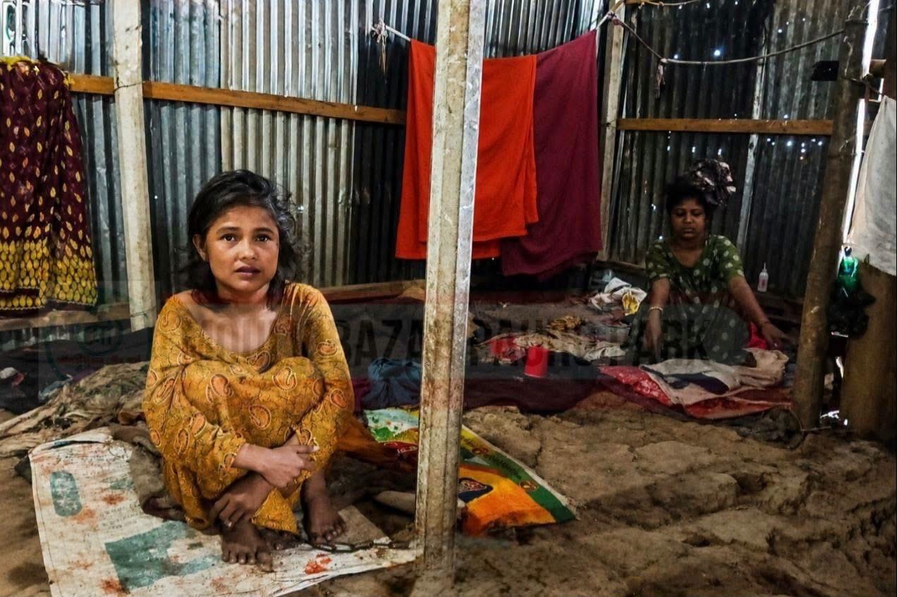 দেড় দশক ধরে শিকল বন্দী দুই বোনের জীবন