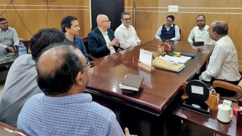 মেডিক্যাল কলেজের উপযোগীক্রম অবকাঠামো পরিদর্শনে; এআইআইবি’র প্রতিনিধি দল