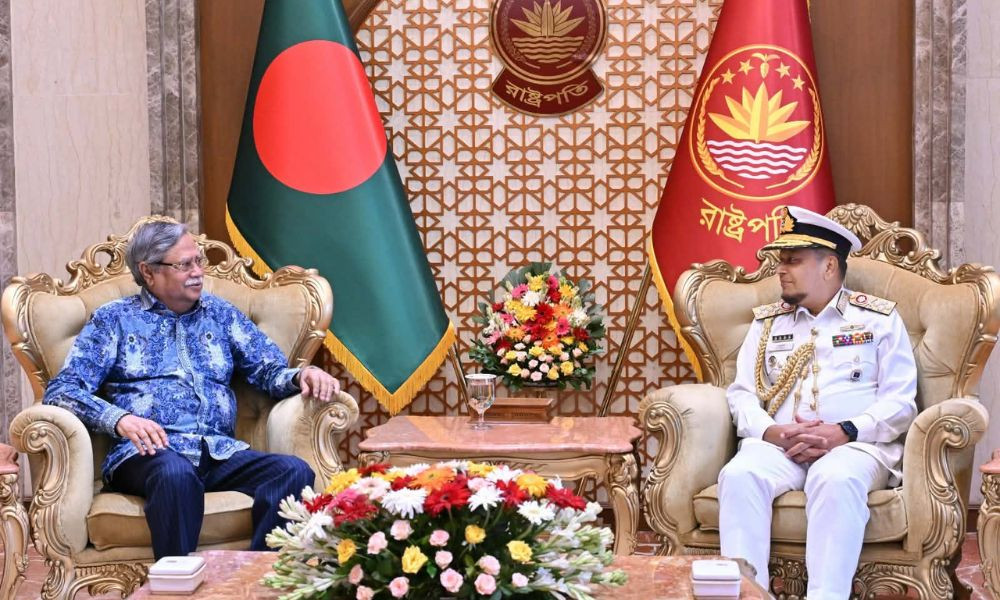 রাষ্ট্রপতির সঙ্গে বিদায়ি নৌপ্রধানের সৌজন্য সাক্ষাৎ