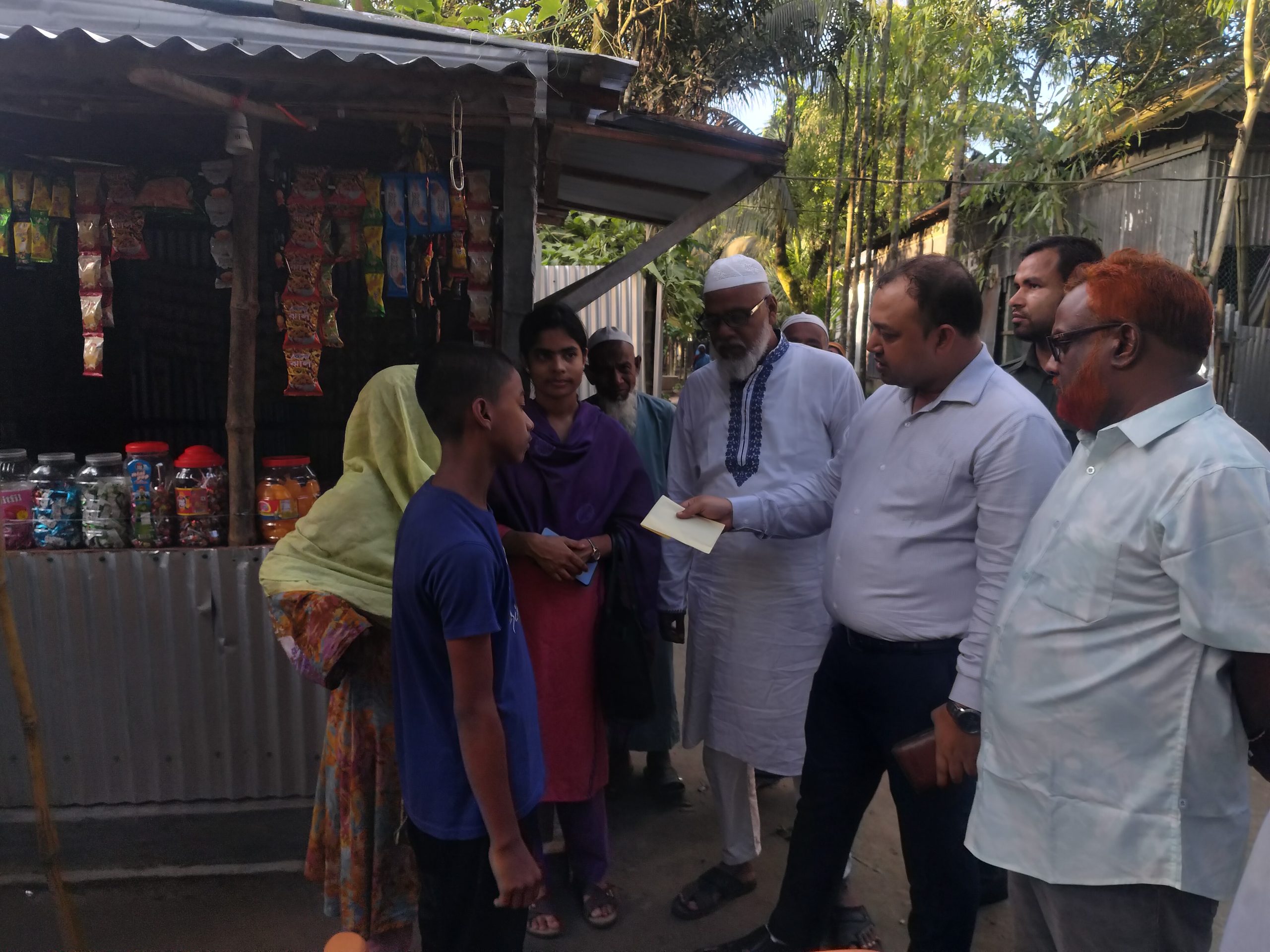 বকশীগঞ্জে পুনর্বাসন কার্যক্রম পরিদর্শন করলেন ইউএনও