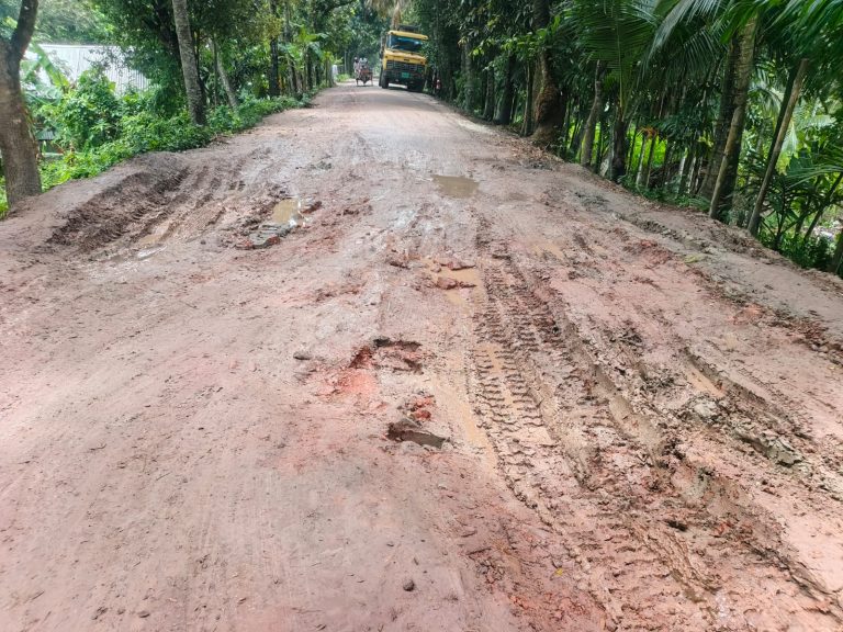 সংস্কারের অভাবে নাজেহাল সোনাপুর-ময়েনদিয়া সড়ক