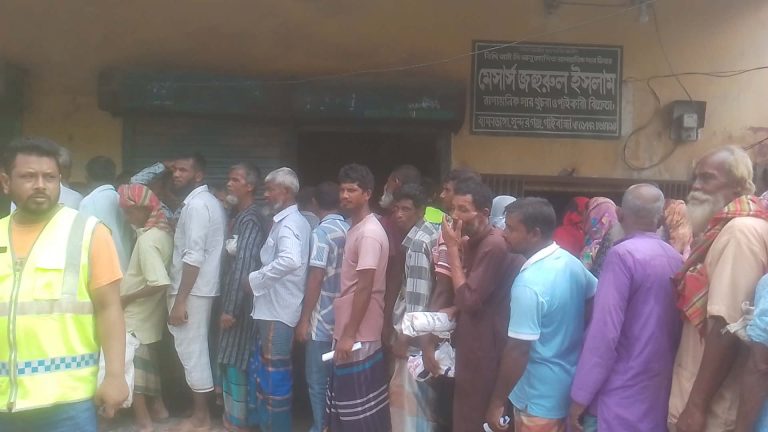 সুন্দরগঞ্জে সার পেতে কৃষকদের দীর্ঘ অপেক্ষা, ক্ষোভ ও হতাশা