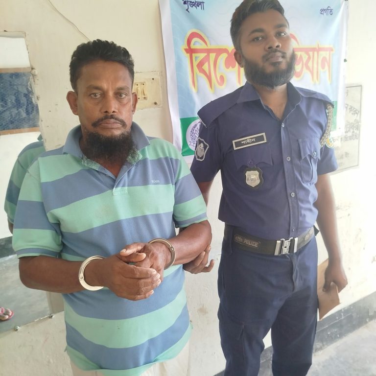 নাজিরপুরে বিস্ফোরক মামলায় আওয়ামী লীগ নেতা গ্রেপ্তার
