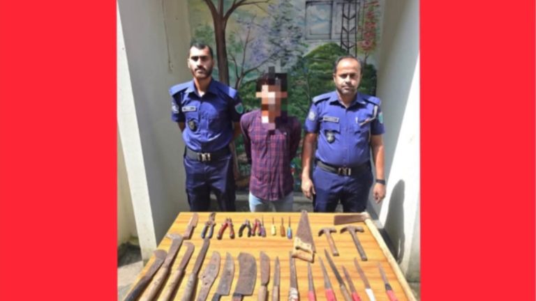 ডাকাতির প্রস্তুতিকালে পুলিশ-এলাকাবাসীর হানায় ডাকাত গ্রেপ্তার