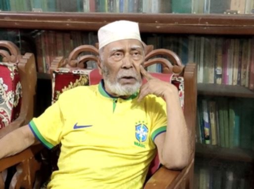 সাবেক সাংসদের পুরো বাড়িটাই যেন একটি লাইব্রেরী,রয়েছে অর্ধকোটি টাকা মূল্যের মূল্যবান বই