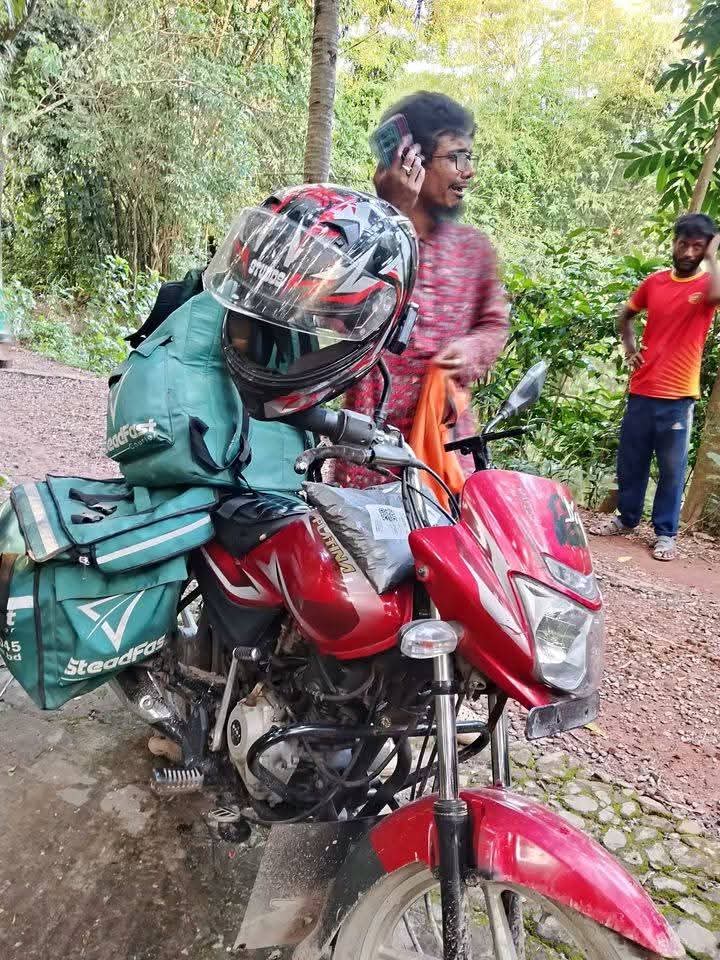 রামগঞ্জে কুরিয়ারের ডেলিভারি ম্যানের টাকা ছিনতাই করল দুর্বৃত্তরা