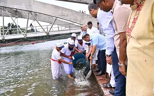 প্রতিষ্ঠাবার্ষিকীতে জিয়া উদ্যানে বৃক্ষরোপণ, ক্রিসেন্ট লেকে মাছ অবমুক্ত করলেন প্রধানমন্ত্রী