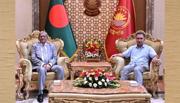 রাষ্ট্রপতির সঙ্গে প্রধানমন্ত্রীর সাক্ষাৎ
