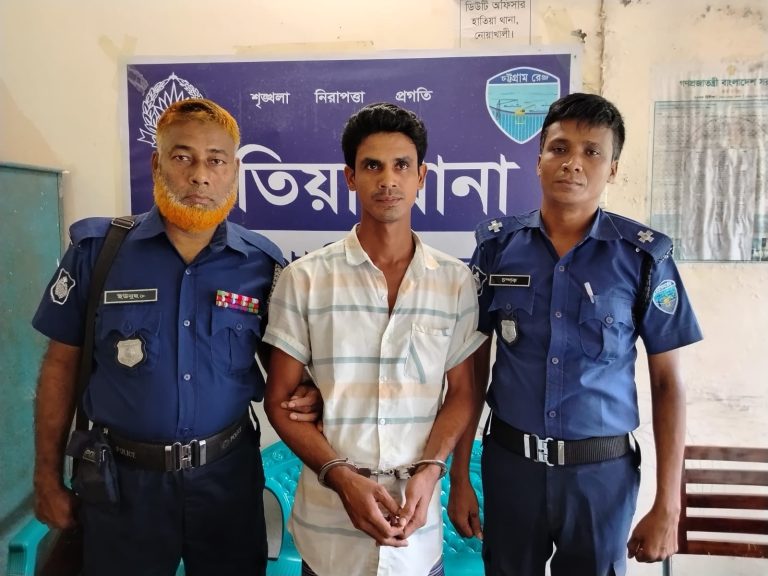 হাতিয়াতে ফেরিঘাট থেকে ১৮০০ লিটার চোরাই ডিজেল জব্দ, গ্রেফতার ১