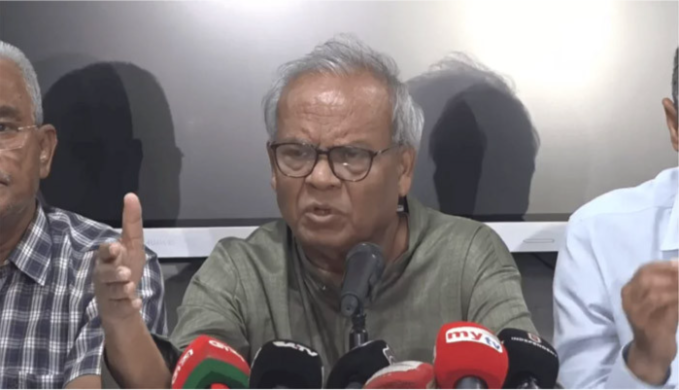 অন্য দেশের তুলনায় বাংলাদেশে তেলের দাম অনেক কম : রিজভী