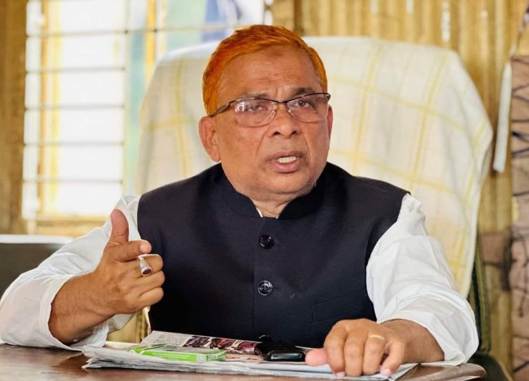 পাবনায় মিছিলের প্রস্তুতিকালে উপজেলা আ.লীগের সভাপতিসহ আটক ১৫