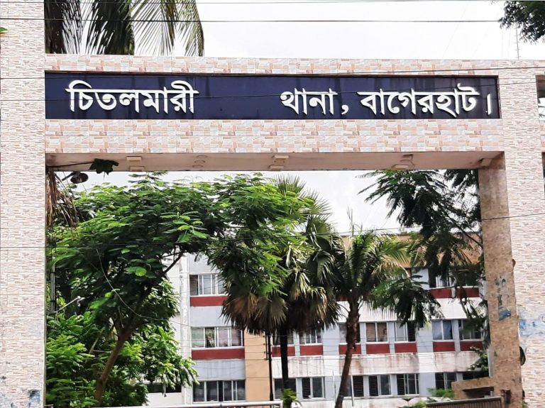 চিতলমারীতে জুয়ার আসরে ডিবির অভিযান, ১১ জন গ্রেপ্তার