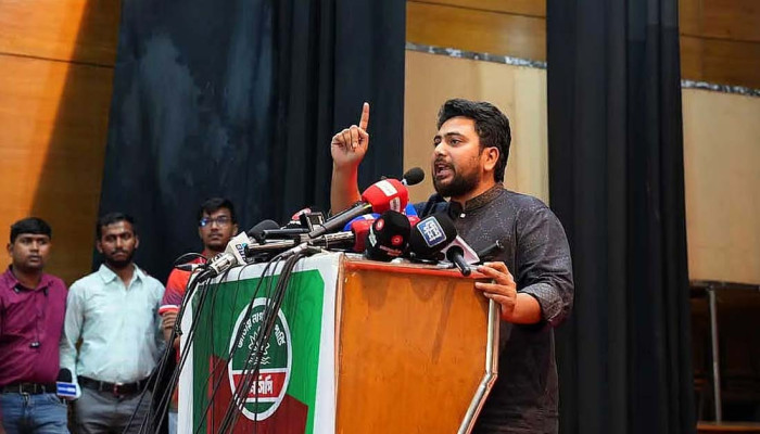 দেশে সরকারের ‘অস্তিত্ব’ নিয়ে প্রশ্ন নাহিদের