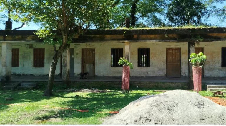 নেত্রকোনায় এক মাদ্রাসায় ১১শিক্ষক না থাকায় চরমভাবে পাঠদান ব্যাহত