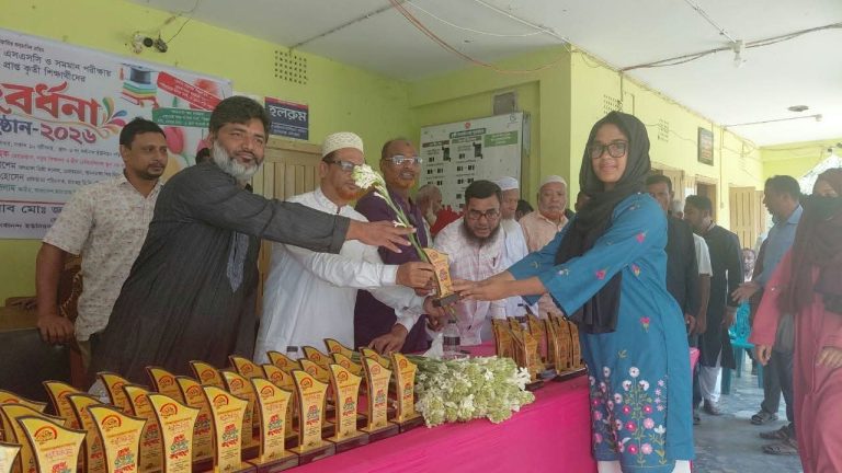 সুন্দরগঞ্জে জিপিএ-৫ প্রাপ্ত শিক্ষার্থীদের সংবর্ধনা