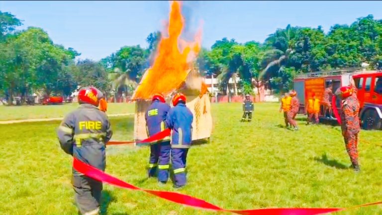 জয়পুরহাটে আন্তর্জাতিক দুর্যোগ প্রশমন দিবসে মহড়া ও আলোচনা সভা অনুষ্ঠিত