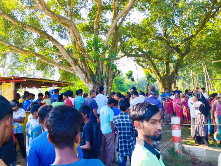 জয়পুরহাটের পাঁচবিবিতে অটোভ্যান চালকের রক্তাক্ত মরদেহ উদ্ধার