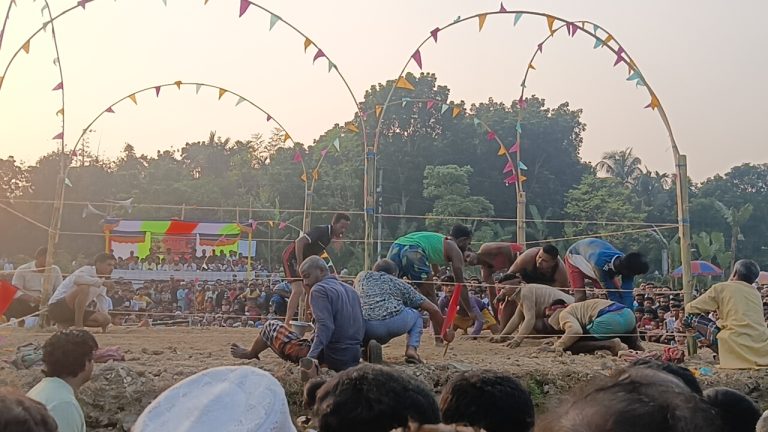 তালায় ঐতিহ্যবাহী হা-ডু-ডু খেলার আসর, চ্যাম্পিয়নদের জন্য গরু ও ফ্রিজ পুরস্কার