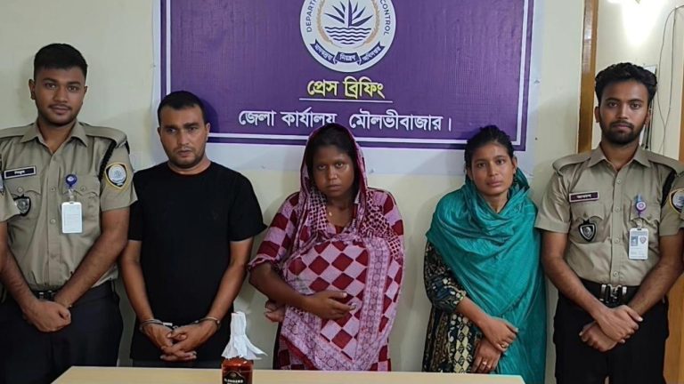 দেশীয় অস্ত্র, ইয়াবা মদ নগদ টাকাসহ তিনজনকে গ্রেপ্তার