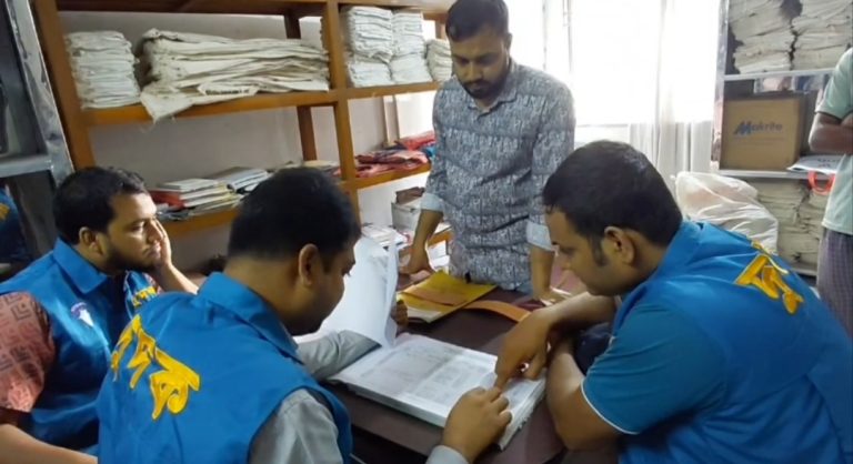 ফরিদপুর মেডিকেল কলেজ হাসপাতালে দুদকের অভিযান