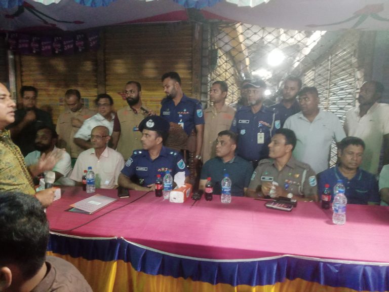 শারদীয় দুর্গাপূজা উপলক্ষে ফরিদপুর জেলা পুলিশের পক্ষ থেকে সর্বোচ্চ নিরাপত্তা নিশ্চিত করা হয়েছে: পুলিশ সুপার
