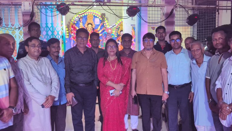 নিকলীতে পূজামণ্ডপ পরিদর্শনে উপজেলা প্রশাসন ও বিএনপি নেতারা