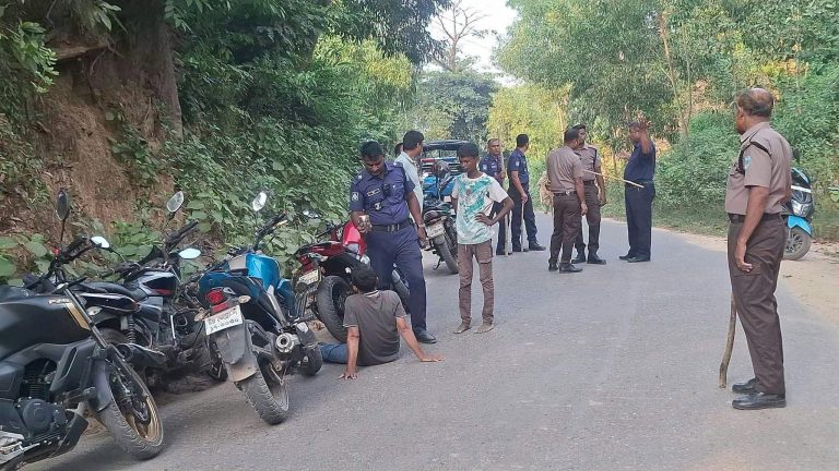 ঈদগাঁওতে দুই দফা গণডাকাতি সর্বস্ব হারিয়েছে যাত্রীরা