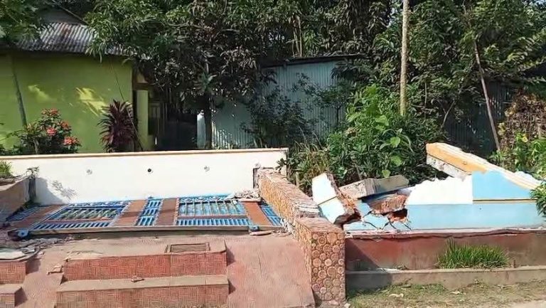 লালমনিরহাটে এবি পার্টির নেতার বাড়িতে হামলা-ভাঙচুরের অভিযোগ