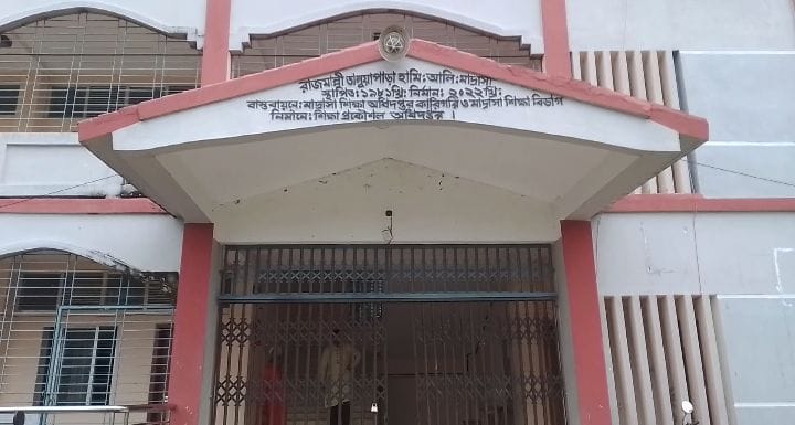 রাজারহাটে নিয়োগ বাণিজ্যের অভিযোগ ‘বানোয়াট ও ভিত্তিহীন’, দাবি অধ্যক্ষ খলিলুর রহমানের