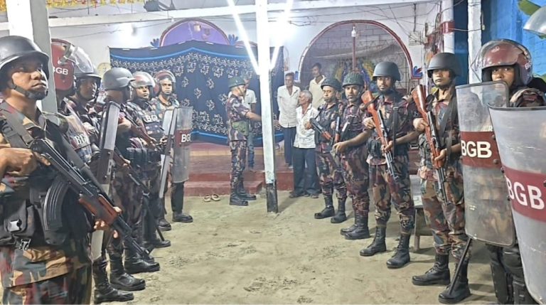 দুর্গাপূজা ঘিরে কুড়িগ্রামে বিজিবির বিশেষ নজরদারি