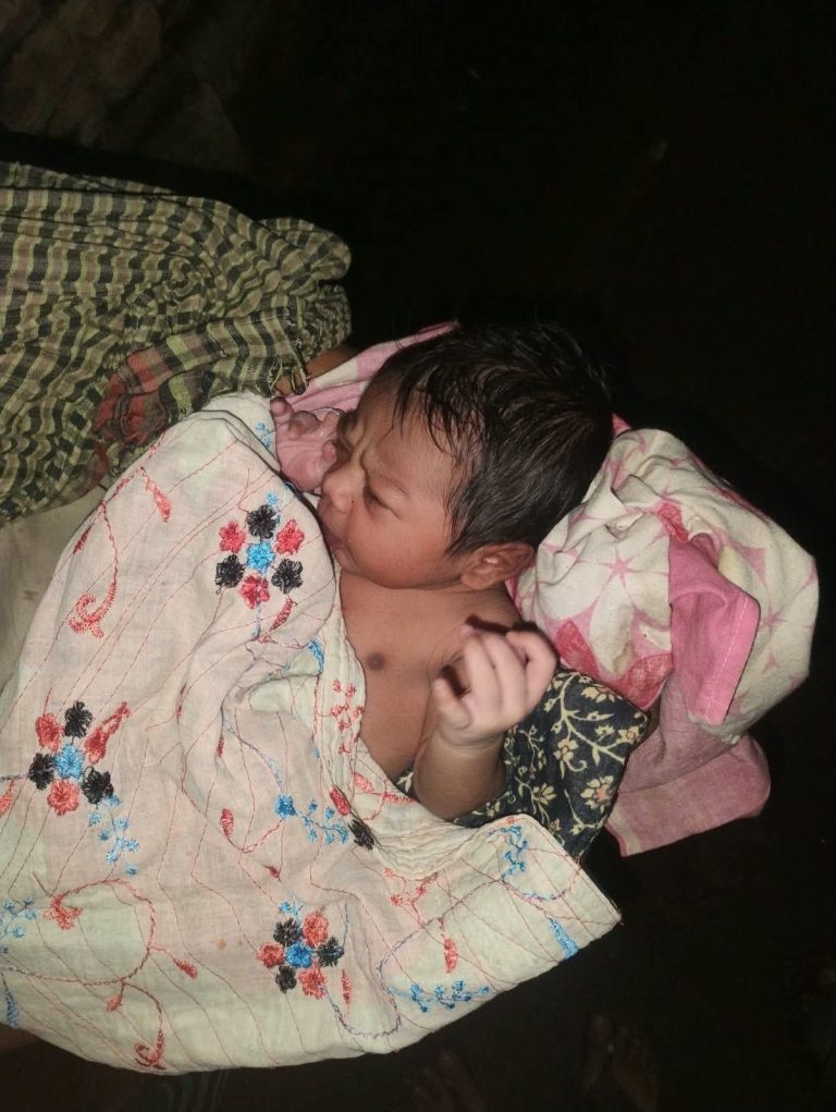ড্রেনের পাশে পড়ে ছিল নবজাতক, অতঃপর..