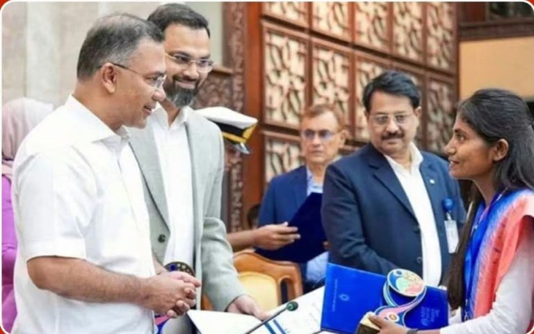 রাবি শিক্ষার্থী পেল ইয়ুথ ভলান্টিয়ার অ্যাওয়ার্ড