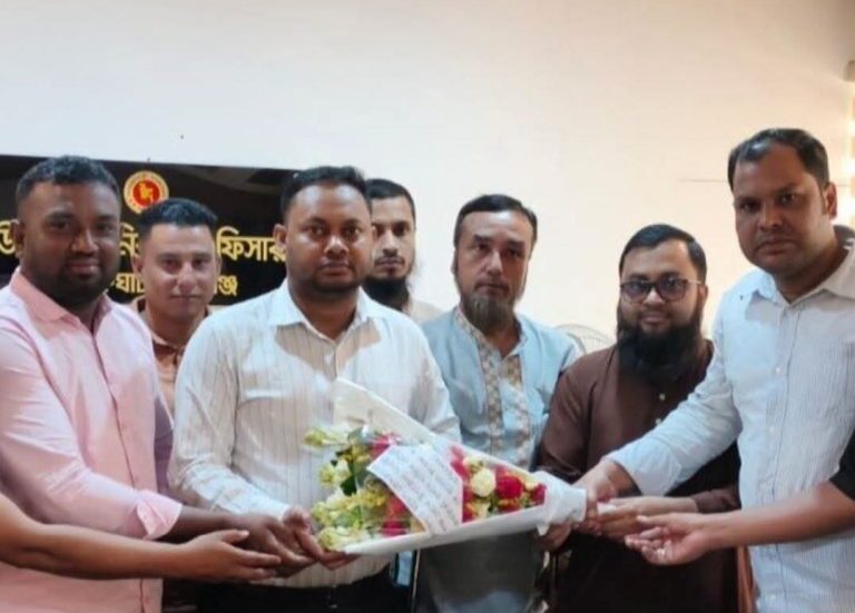 চুনারুঘাট মডেল প্রেসক্লাবের ফুলেল শুভেচ্ছা ও মতবিনিময়