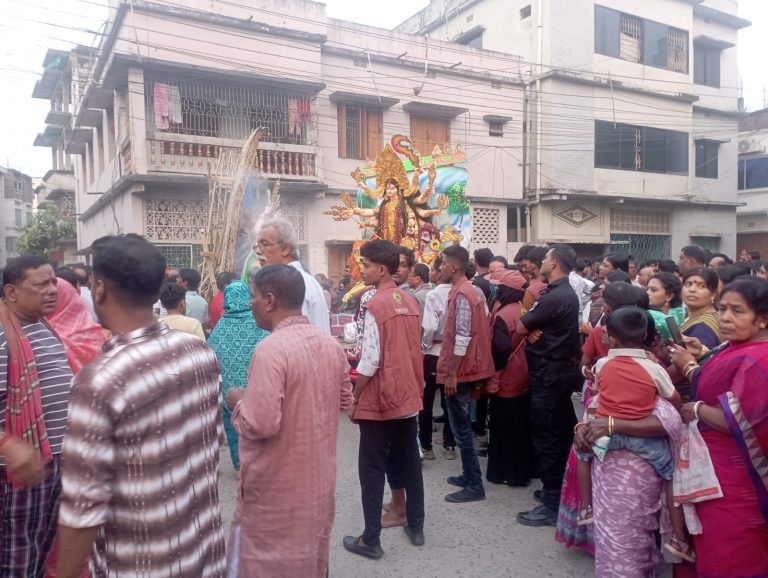 চুয়াডাঙ্গায় দুর্গো উৎসব শান্তিপূর্ণভাবে পালিত