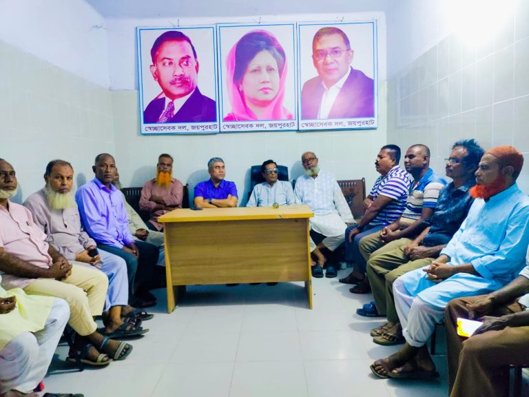জয়পুরহাটের পাঁচবিবিতে বিভাগীয় নেতা চন্দনের সাথে আব্দুর রব বুলুর সৌজন্য সাক্ষাৎ ও মতবিনিময়