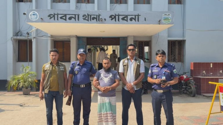 পাবনায় মাদ্রাসা ছাত্রীকে ধর্ষণচেষ্টার অভিযোগে শিক্ষক আটক, মাদ্রাসায় ভাঙচুর ও অগ্নিসংযোগ