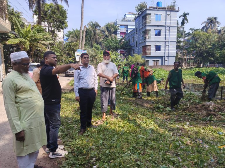 ডেঙ্গু মোকাবিলা ও পরিচ্ছন্ন শহর গড়তে পিরোজপুরে পরিস্কার পরিচ্ছন্নতা অভিযান