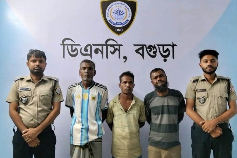 বগুড়ার আদমদীঘিতে ৬ লিটার চোলাইমদসহ গ্রেপ্তার ৩, ভ্রাম্যমাণ আদালতে কারাদণ্ড