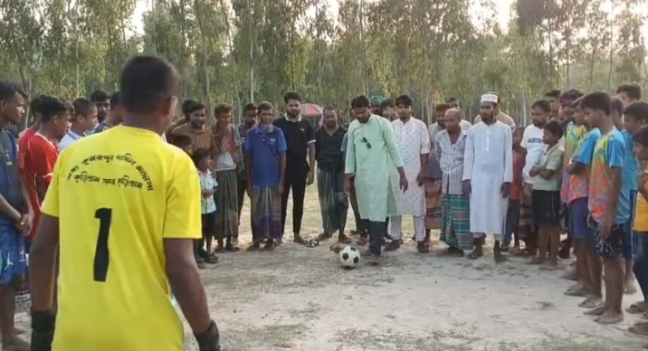 ভোগডাঙ্গায় জমজমাট জুনিয়র ফুটবল ফাইনাল, মাঠজুড়ে দর্শকের উচ্ছ্বাস