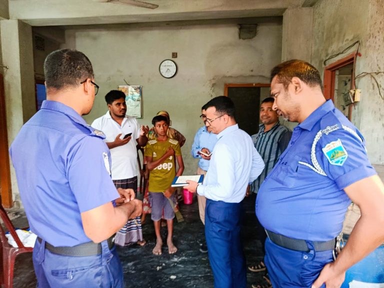 জয়পুরহাটের পাঁচবিবি আওলাই ইউনিয়নের শিরতা গ্রামে এন এস আই তথ্যের ভিত্তিতে রমজানের বাসা থেকে ৭৬ বস্তা সার উদ্ধার