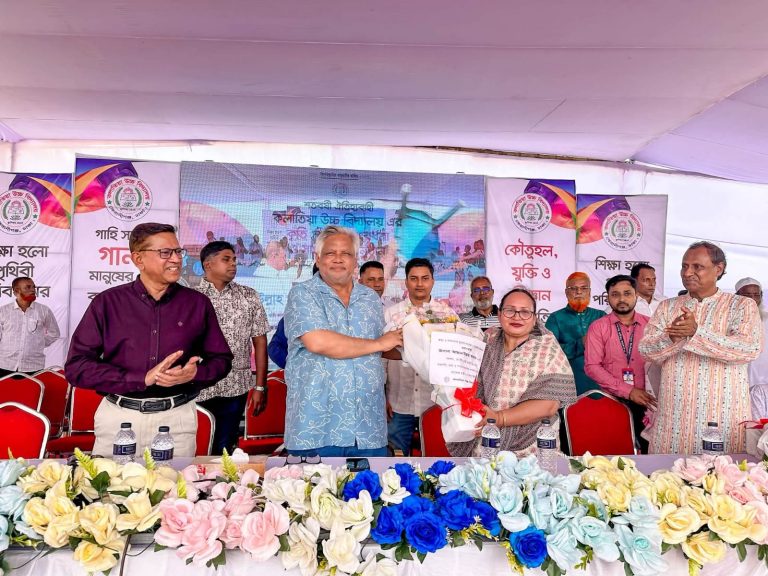 কেরানীগঞ্জে কলাতিয়া উচ্চ বিদ্যালয়ের কৃতি শিক্ষার্থী সংবর্ধনা ও সাংস্কৃতিক অনুষ্ঠান