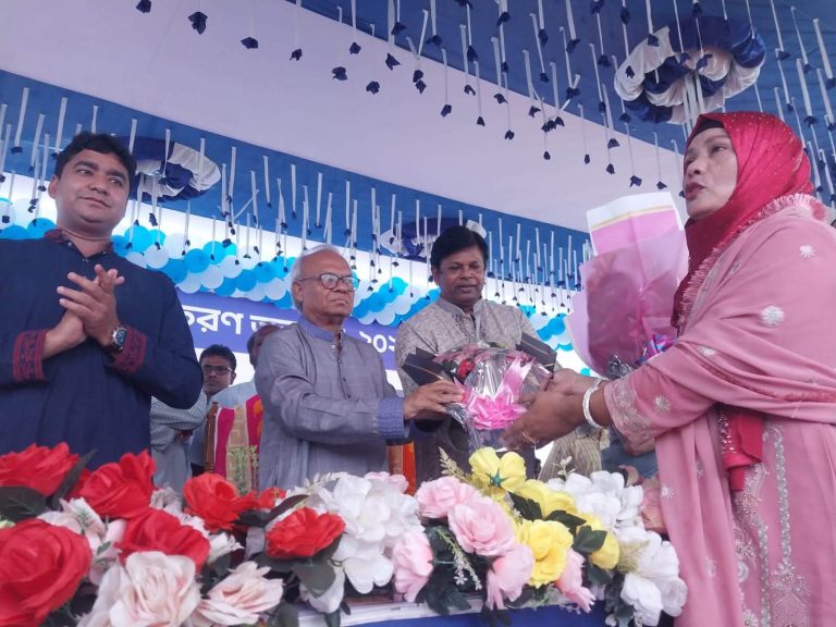 একটি চক্র দেশের ভিতর এবং বাহিরে থেকে সরকার ও দেশের ভাবমুর্তি বিনষ্ট করার ষড়যন্ত্রে লিপ্ত রয়েছে-রুহুল কবির রিজভী