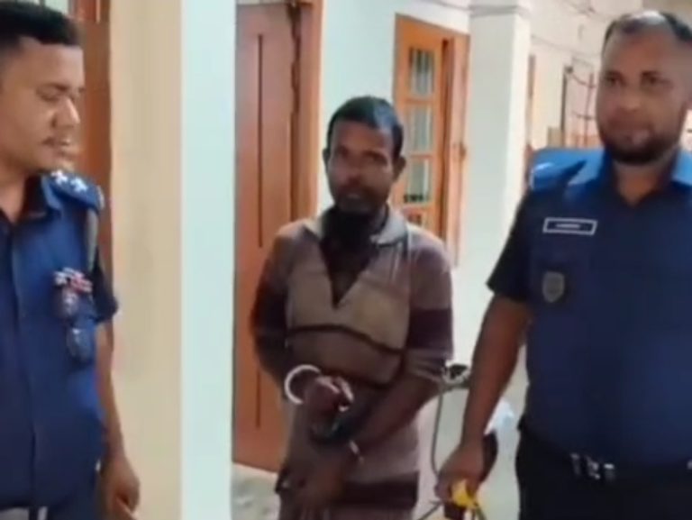 সুনামগঞ্জে মাকে কুপিয়ে হত্যার অভিযোগে ছেলে আটক