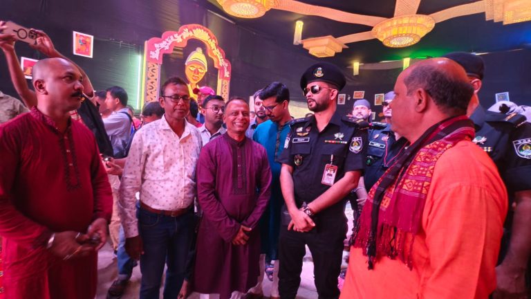 খাগড়াছড়িতে এসআরবি-৭ এর টহল ও পূজামণ্ডপ পরিদর্শন পাহাড়ের শান্তি সম্প্রীতির শারদীয় দুর্গাৎসবে পাশে আছি আমরা -স্কোয়াড্রন লীডার মোঃ মিজানুর রহমান
