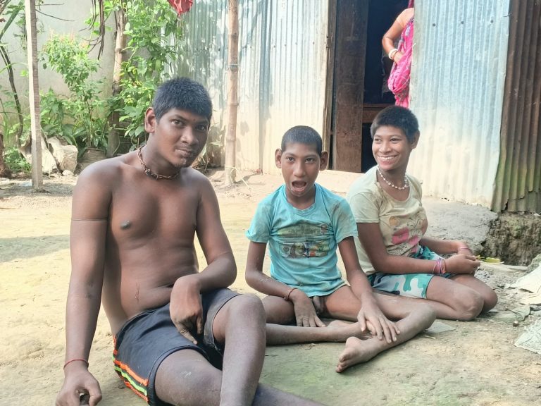 শাল্লায় এক পরিবারে তিন প্রতিবন্ধীকে নিয়ে চরম কষ্টে জীবনযাপন করেছন পিতামাতা